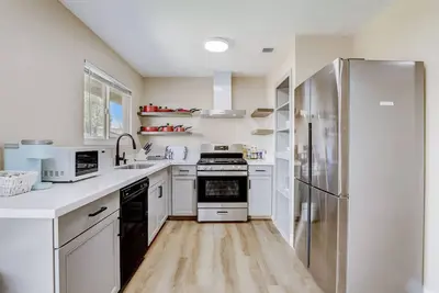 Image de 5b3b | Convenient Location | Backyard Bbq | Workstation | Rv Parking | SmokeFree