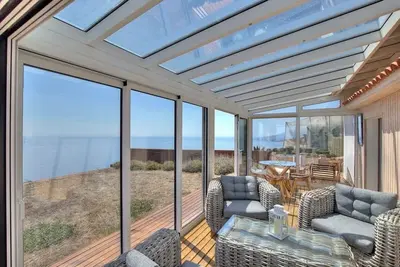 Image de Dream view 800m to the sea. Top location to the highlights of the east side. Conservatory