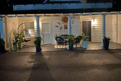 Image de Elizabeth Arden's former Estate, Casino Style Cottage in Summerville