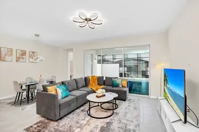 Image de Luxe & Modern Home - Lion King Rooms & Heated Pool