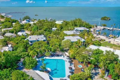 Image de 2br Coastal Condo with Walk-Out Balcony