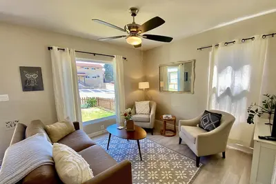 Image de Charming Cottage - Conveniently located to Cal Poly and Downtown Slo