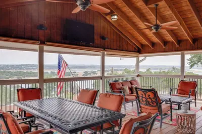 Image de Canyon Lake Home: Hill Country & Water Views!