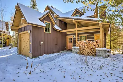 Image de Ski-In\/Ski-Out Donnelly Townhome w\/ Hot Tub!