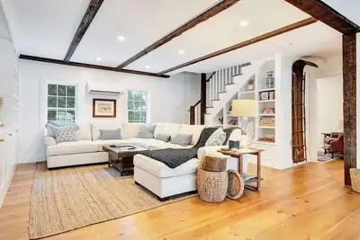 Image de Pet-Friendly, 4br Heart of Vt | Hillside Farmhouse