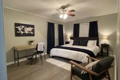 Image de Cozy 2br Lincoln House