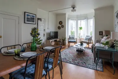 Image de Seattle/Ballard Modern 2 bedroom home, close to all Seattle tourist attractions!