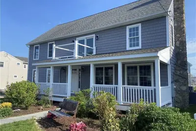 Image de Pt. Judith Beach House with Stunning Ocean Views