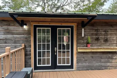 Image de Cozy Cabin 5 minutes to Boat Ramp at Sommerville Lake. Pet friendly!