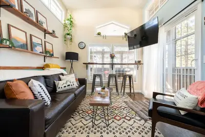 Image de Rustic Escape| Fireplace, Bbq Grill & Scenic Views