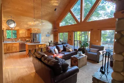 Image de Create Family Memories at Our Stunning Up North Retreat