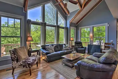 Contemporary Cabin on the Peak of Seven Devils