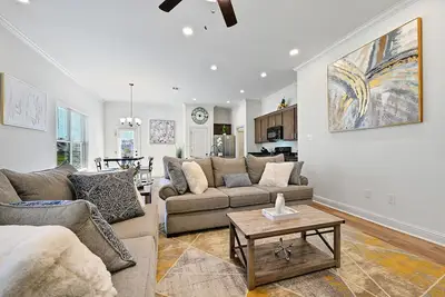 Image de 10 min to Lsu and Laberge Casino - Brand New Lakefront House Quiet n Safe