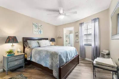 Image de Cozy 2bdrm Condo w/2 pools, Outdoor patio, & minutes to the beach!