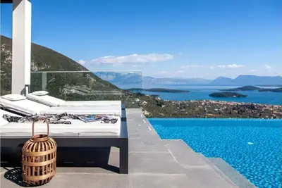Image de Appartement \"Desun Suites Blue\" avec vue sur la mer, balcon, jardin et Wi-Fi.