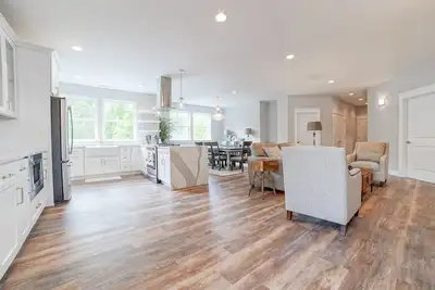 Image de Beautiful Valley Farm House, With View