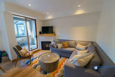 Image de Fully renovated condominium in Stoney Creek Northstar. Village location, Pool, Hot Tub, Free Parking