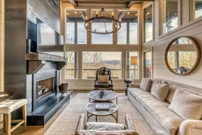 Image de Chestnut Ridge - Mountaintop Luxury Living!