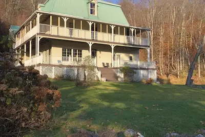 Image de 10 bdr Victorian house; private tennis court, lake