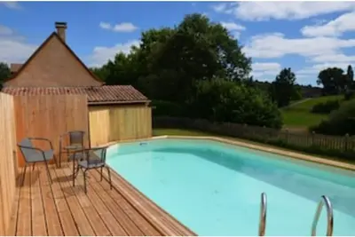 Image de Climatisé tout confort, jardin, piscine privée et chauffée, animaux acceptés.