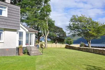 Image de Lochside with beach access uninterrupted views of spectacular Highland Mountains