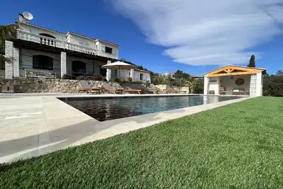 Image de Maison provençale de charme climatisée dans le Golfe de St- Tropez belle piscine