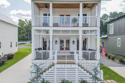 Image de Livin` The Dream at River Rocks Plantation