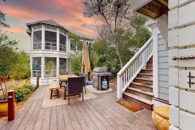 Image de Maritime Forest retreat close to East Beach!