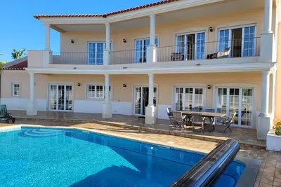 Image de Luxury villa in Praia del Rey - private heated pool & sea view