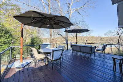 Image de Serene, riverfront home with deck, balcony, kitchen & fireplace - dog-friendly