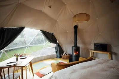 Image de Traveller's Joy, Luxury Dome with private hot tub, 15 mins to beach