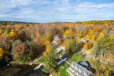 Image de Luxe Lakefront Paradise, King Beds, Game Room, Direct Lake Access