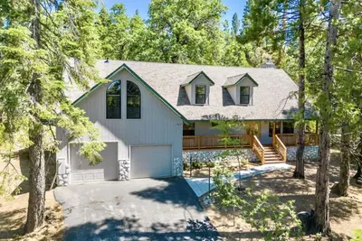 Image de Spacious Multi Family/Group Cabin - 5min to lake and 1/2hr to skiing!