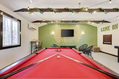 Image de Game Room + Sauna with Pool, Beach & Golf Access, Sleeps 12 and Pet Friendly!