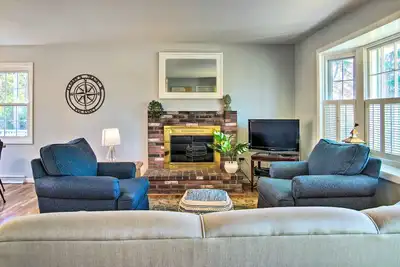 Image de Coastal Cape Cod Home ~ Walk to Hen Cove Beach!