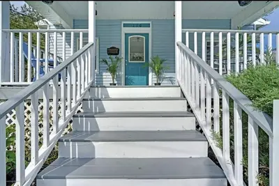 Image de Neptune Bungalow a short ride to the beach