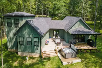 Image de New! Morning Light: Lake Area, Dogs Welcome, Hot Tub, Fireplace!