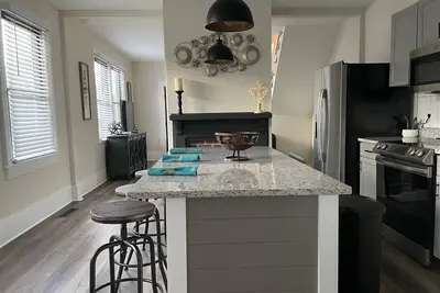 Image de Welcome to our beautiful home in the historic town of Porterdale.