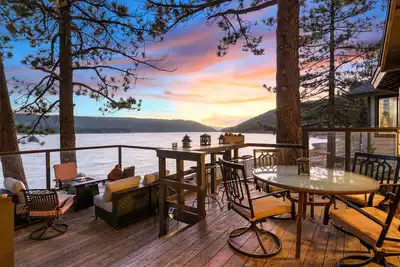 Image de Historical Luxury Lakefront Villa, ' The Point'