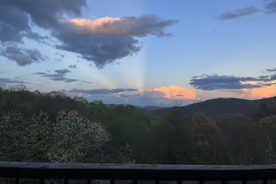 Wow Views! Right in the middle of everything! Otter Falls & Hawks Nest next door