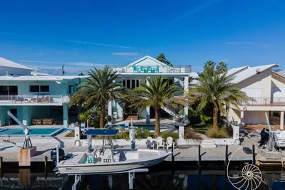 Island Time - Plantation Key Home with 4 beds & 3 baths with Pool & Dockage
