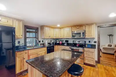 Image de Dog-friendly cabin with washer/dryer & partial Ac - near marina