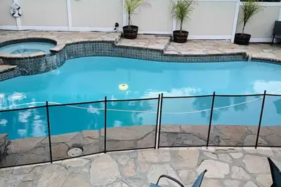 Image de Beautiful 3, 000 Sq Ft Tropical Oasis