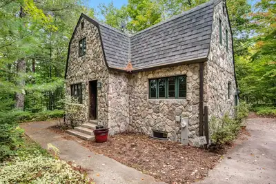 Image de Designer cottage on Statenaker Lake with dock access, trails, & Norwegian Sauna