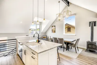 Image de Gorgeous condo centrally located in Main St Frisco with stove & mountain views