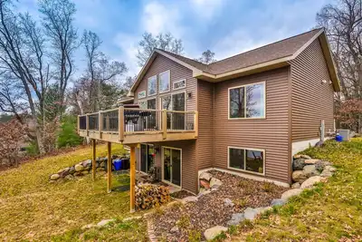 Image de Recreational lakefront home w\/ private dock, trails access, & washer\/dryer