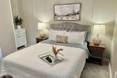 Image de Lovely Grand 5br 2. 5 Home with Double Everything!