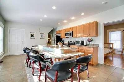 Image de All-Season Ludlow Apartment: 3 Mi to Okemo Resort!