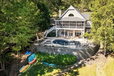 Image de Amazing Lake Views, Heatable Pool & Spa, Private Dock with Fishing Lights