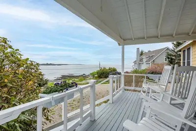 Image de Beautiful Summer Cottage on Iconic Ocean Point